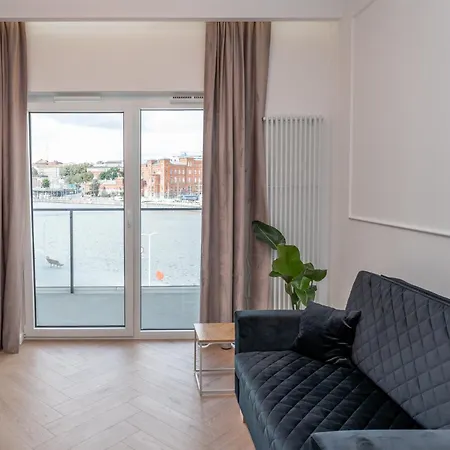 Bulwary Nad Odra Z Widokiem Na Rzeke Odre I Prywatnym Miejscem Parkingowym Apartamento